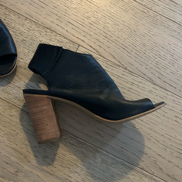 Steve Madden Heels - Picture 6 of 8